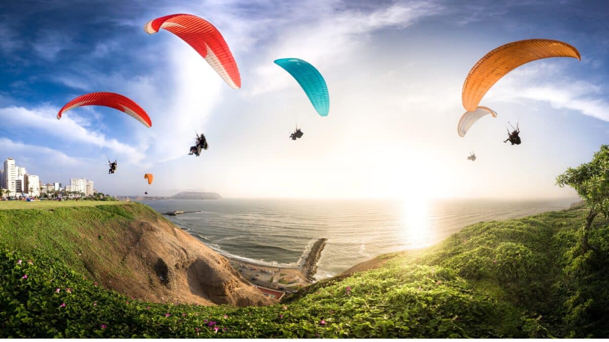 paragliding in Lima