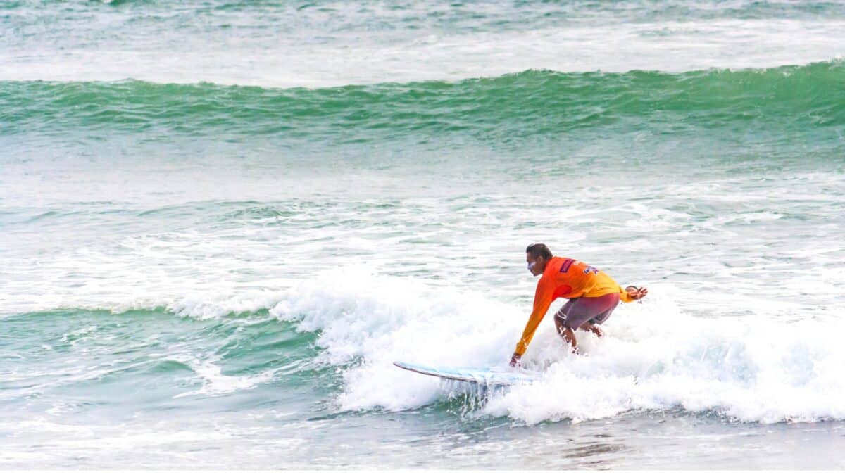 Lima surfing