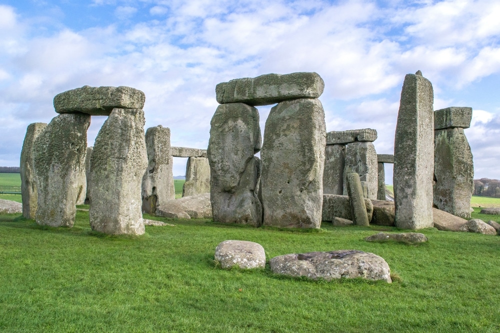 Stonehenge is one of Britain’s most iconic prehistoric monuments. This complex structure was made up of multiple stones arranged in a circular pattern, serving as an important sacred site.